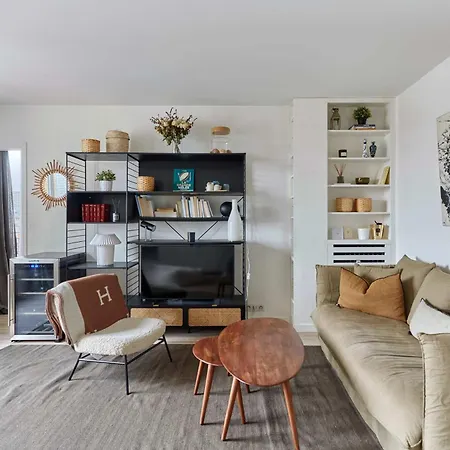 Charming 1 Bedroom Heart 16th In Apartment *