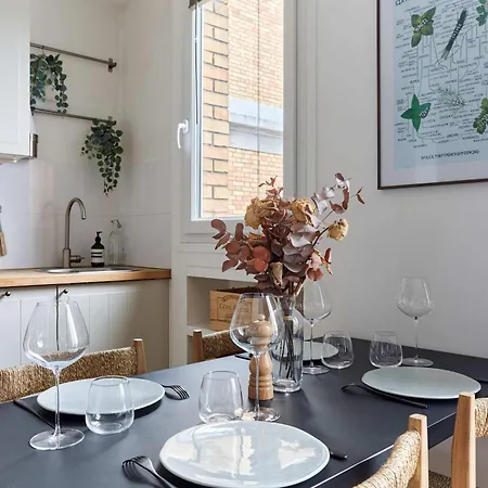 Charming 1 Bedroom Heart 16th In * Paris