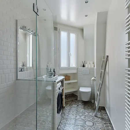Charming 1 Bedroom Heart 16th In Appartement